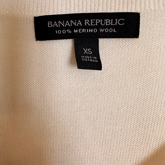 Banana Republic Soft Cream/Ivory V-Neck Merino Wool Sweater - XSmall - Picture 3 of 6